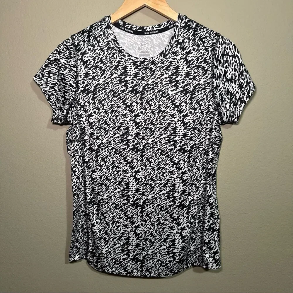 Nike Dri-FIT Running Shirt Womens Medium Black White Patterned Athletic Swoosh